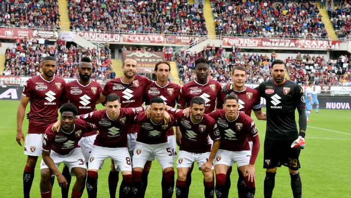 TURIN, ITALY - MAY 26: Players of Torino FC pose for the team photo during the Serie A match between Torino FC and SS Lazio at Stadio Olimpico di Torino on May 26, 2019 in Turin, Italy.  (Photo by Marco Rosi/Getty Images) 