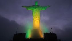 Pelé, la commozione del Brasile: dal Cristo Redentore al Maracanà illuminati, le iniziative