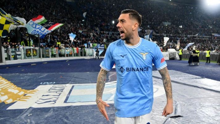 ROME, ITALY - APRIL 08: Mattia Zaccagni of SS Lazio celebrates a second goal during the Serie A match between SS Lazio and Juventus at Stadio Olimpico on April 08, 2023 in Rome, Italy. (Photo by Marco Rosi - SS Lazio/Getty Images) Voti fantacalcio: Zaccagni da urlo! Luis Alberto come Rabiot, bocciati Vlahovic e Milik - immagine 1