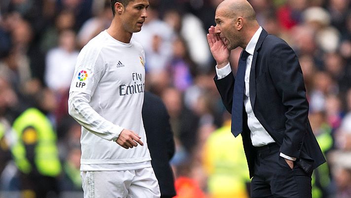 MADRID, SPAIN - FEBRUARY 13: coach Zinedine Zidane (R) of Real Madrid CF gives instructions to his player Cristiano Ronaldo (L) during the La Liga match between Real Madrid CF and Athletic Club at Estadio Santiago Bernabeu on February 13, 2016 in Madrid, Spain. (Photo by Gonzalo Arroyo Moreno/Getty Images) MADRID, SPAIN - FEBRUARY 13: coach Zinedine Zidane (R) of Real Madrid CF gives instructions to his player Cristiano Ronaldo (L) during the La Liga match between Real Madrid CF and Athletic Club at Estadio Santiago Bernabeu on February 13, 2016 in Madrid, Spain. (Photo by Gonzalo Arroyo Moreno/Getty Images)