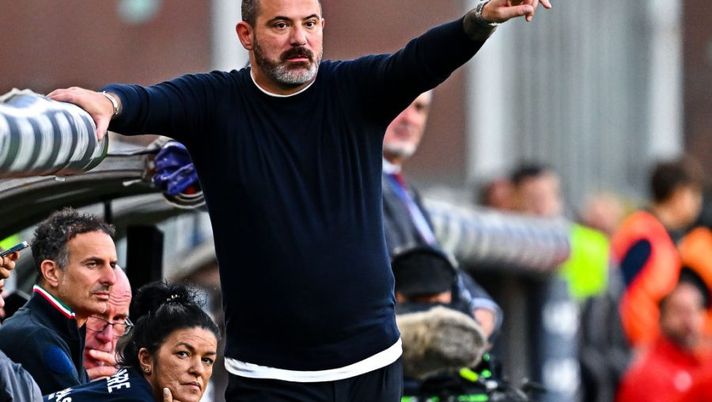 GENOA, ITALY - NOVEMBER 06: Dejan Stankovic head coach of Sampdoria reacts during the Serie A match between UC Sampdoria and ACF Fiorentina at Stadio Luigi Ferraris on November 6, 2022 in Genoa, Italy. (Photo by Simone Arveda/Getty Images) L’ultimatum di Stankovic: “Bisogna combattere, chi non ce la fa lo dica. Qualcuno dia risposte…” - immagine 1