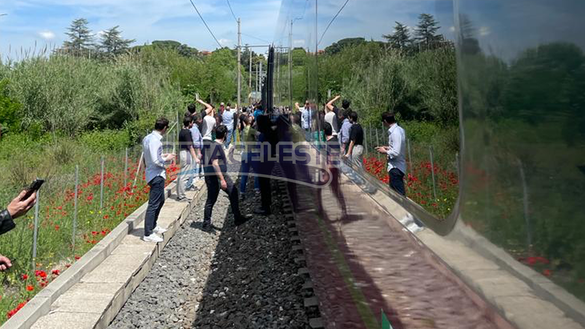 Laziali bloccati in treno Laziali bloccati in treno