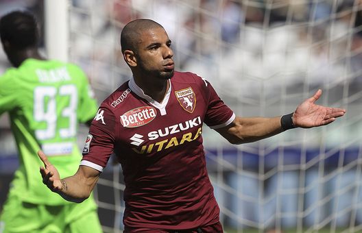 Bruno Peres con la maglia del Torino, con la quale ha trovato la consacrazione Bruno Peres con la maglia del Torino, con la quale ha trovato la consacrazione