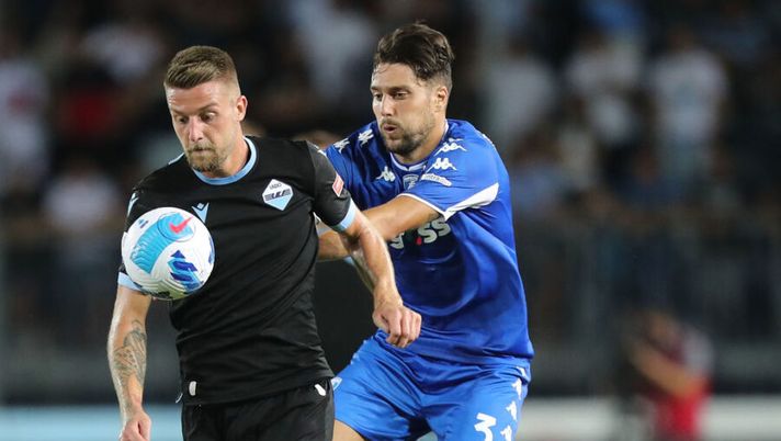 EMPOLI, ITALY - AUGUST 21: Riccardo Marchizza of Empoli FC battles for the ball with Sergej Milinkovic-Savic of SS Lazio during the Serie A match between Empoli FC v SS Lazio at Stadio Carlo Castellani on August 21, 2021 in Empoli, Italy. (Photo by Gabriele Maltinti/Getty Images) Verona, idea a sorpresa per la difesa: Tudor chiede un acquisto da casa Empoli - immagine 1