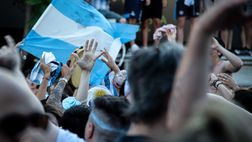 Argentina, tifoso strangolato dalla bandiera muore durante i festeggiamenti