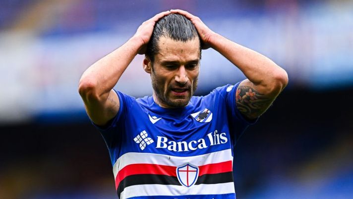 GENOA, ITALY - FEBRUARY 19: Antonio Candreva of Sampdoria reacts with disappointment during the Serie A match between UC Sampdoria and Empoli FC at Stadio Luigi Ferraris on February 19, 2022 in Genoa, Italy. (Photo by Getty Images) Secolo XIX: “Errore Candreva, il ds della Samp avrebbe voluto questo rigorista con la Juve” - immagine 1