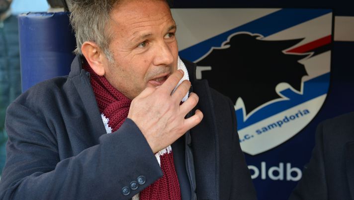 GENOA, ITALY - DECEMBER 04:  Sinisa Mihajlovic head coach Torino during the Serie A match between UC Sampdoria and FC Torino at Stadio Luigi Ferraris on December 4, 2016 in Genoa, Italy.  (Photo by Paolo Rattini/Getty Images) 