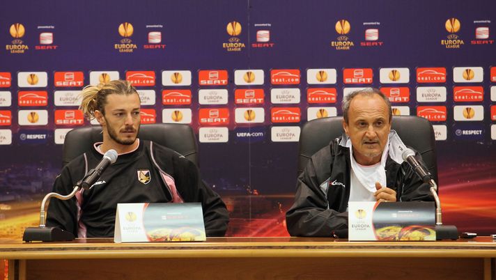 MOSCOW - NOVEMBER 03:  Federico Balzaretti (L) and Delio Rossi of Palermo attend a press conference ahead of the UEFA Europa League Group F match against CSKA Moscow at  Arena Khimki on November 3, 2010 in Moscow, Russia.  (Photo by Maurizio Lagana/Getty Images) 