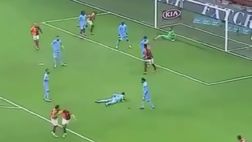 VIDEO / GRAN GOL DI PODOLSKI, GALATASARAY BATTE IL TRABZONSPOR RIMASTO IN 7!