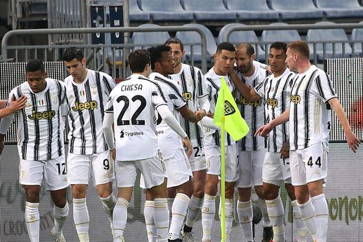 L'esultanza della Juventus dopo uno dei gol di Cr7 L'esultanza della Juventus dopo uno dei gol di Cr7