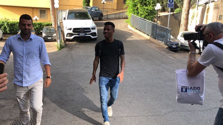 Marcos Antonio arriva in clinica Marcos Antonio arriva in clinica