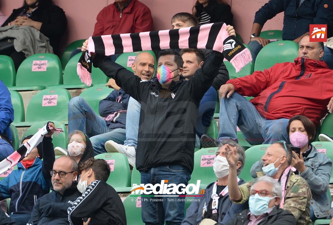 FOTO, i tifosi allo stadio per Palermo – Foggia 3-0 (Gallery) - immagine 36