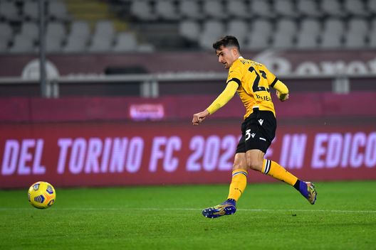 TURIN, ITALY - DECEMBER 12: Ignacio Pussetto of Udinese Calcio scores their team's first goal during the Serie A match between Torino FC and Udinese Calcio at Stadio Olimpico di Torino on December 12, 2020 in Turin, Italy. Sporting stadiums around Italy remain under strict restrictions due to the Coronavirus Pandemic as Government social distancing laws prohibit fans inside venues resulting in games being played behind closed doors. (Photo by Valerio Pennicino/Getty Images) TURIN, ITALY - DECEMBER 12: Ignacio Pussetto of Udinese Calcio scores their team's first goal during the Serie A match between Torino FC and Udinese Calcio at Stadio Olimpico di Torino on December 12, 2020 in Turin, Italy. Sporting stadiums around Italy remain under strict restrictions due to the Coronavirus Pandemic as Government social distancing laws prohibit fans inside venues resulting in games being played behind closed doors. (Photo by Valerio Pennicino/Getty Images)