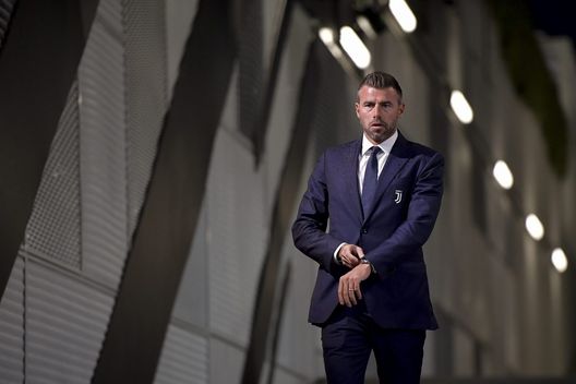 TURIN, ITALY - OCTOBER 01: Andrea Barzagli during the UEFA Champions League group D match between Juventus and Bayer Leverkusen at Allianz Stadium on October 01, 2019 in Turin, Italy. (Photo by Daniele Badolato - Juventus FC/Juventus FC via Getty Images) TURIN, ITALY - OCTOBER 01: Andrea Barzagli during the UEFA Champions League group D match between Juventus and Bayer Leverkusen at Allianz Stadium on October 01, 2019 in Turin, Italy. (Photo by Daniele Badolato - Juventus FC/Juventus FC via Getty Images)