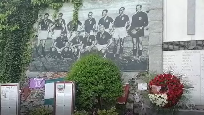 Salernitana-Torino, cerimonia in onore delle vittime della tragedia di Superga - immagine 1