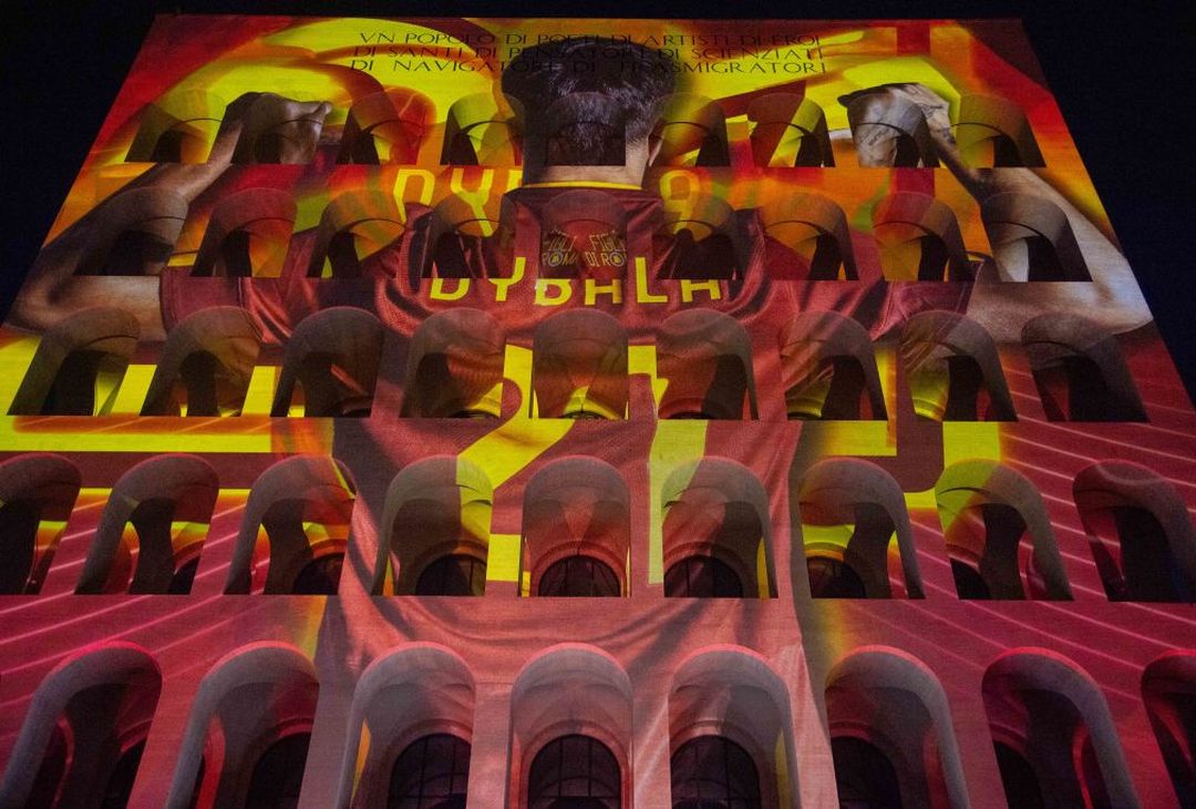 Dybala si presenta al Colosseo Quadrato – FOTO GALLERY - immagine 16