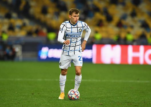 KYIV, UKRAINE - OCTOBER 27: Nicolo Barella of FC Internazionale in action during the UEFA Champions League Group B stage match between Shakhtar Donetsk and FC Internazionale at Olimpiysky on October 27, 2020 in Kyiv, Ukraine. (Photo by Claudio Villa - Inter/Inter via Getty Images) KYIV, UKRAINE - OCTOBER 27: Nicolo Barella of FC Internazionale in action during the UEFA Champions League Group B stage match between Shakhtar Donetsk and FC Internazionale at Olimpiysky on October 27, 2020 in Kyiv, Ukraine. (Photo by Claudio Villa - Inter/Inter via Getty Images)