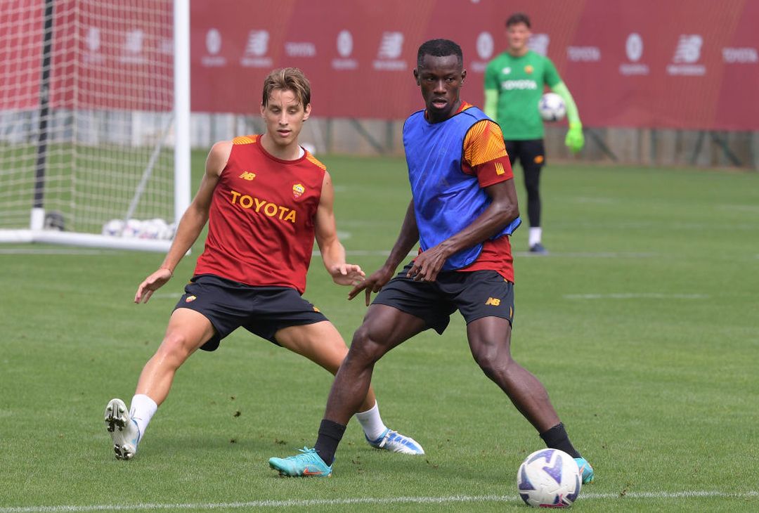 Trigoria, Roma in campo per la rifinitura in vista dell’Udinese – FOTO GALLERY - immagine 15