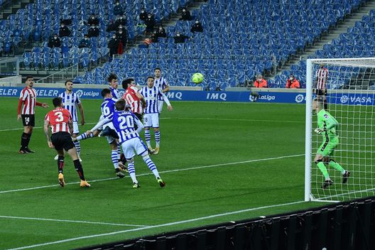 Il gol iniziale di Asier Villalibre a favore del Bilbao (Photo by Juan Manuel Serrano Arce/Getty Images) Il gol iniziale di Asier Villalibre a favore del Bilbao (Photo by Juan Manuel Serrano Arce/Getty Images)