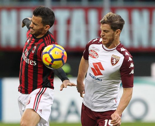 MILAN, ITALY - NOVEMBER 26: Cristian Ansaldi of AC Milan competes for the ball with Cristian Ansaldi of Torino FC during the Serie A match between AC Milan and Torino FC at Stadio Giuseppe Meazza on November 26, 2017 in Milan, Italy. (Photo by Marco Luzzani/Getty Images) MILAN, ITALY - NOVEMBER 26: Cristian Ansaldi of AC Milan competes for the ball with Cristian Ansaldi of Torino FC during the Serie A match between AC Milan and Torino FC at Stadio Giuseppe Meazza on November 26, 2017 in Milan, Italy. (Photo by Marco Luzzani/Getty Images)