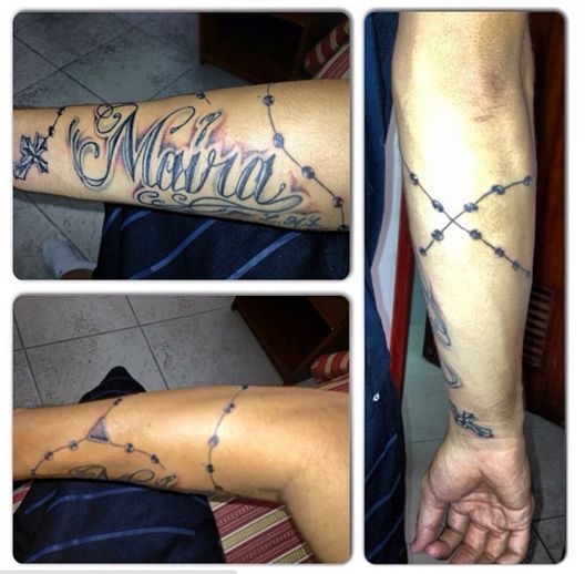  Il tatuaggio per quella che Manuel definisce come "la donna che ama di più al mondo", sua madre. 