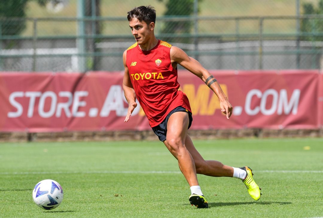 La Roma lavora sotto il sole di Trigoria – FOTO GALLERY - immagine 24