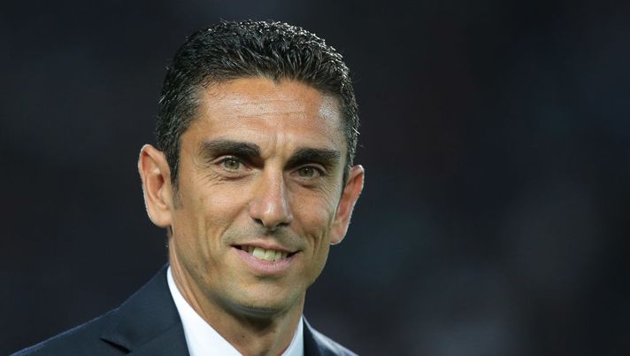 BERGAMO, ITALY - AUGUST 20:  Frosinone Calcio head coach Moreno Longo looks on during the serie A match between Atalanta BC and Frosinone Calcio at Stadio Atleti Azzurri d'Italia on August 20, 2018 in Bergamo, Italy.  (Photo by Emilio Andreoli/Getty Images) 