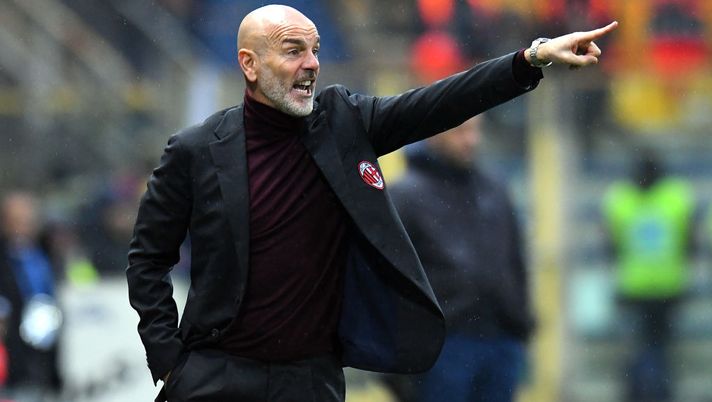 PARMA, ITALY - DECEMBER 01: Stefano Pioli head coach of AC Milan gestures during the Serie A match between Parma Calcio and AC Milan at Stadio Ennio Tardini on December 1, 2019 in Parma, Italy. (Photo by Alessandro Sabattini/Getty Images) PARMA, ITALY - DECEMBER 01: Stefano Pioli head coach of AC Milan gestures during the Serie A match between Parma Calcio and AC Milan at Stadio Ennio Tardini on December 1, 2019 in Parma, Italy. (Photo by Alessandro Sabattini/Getty Images)