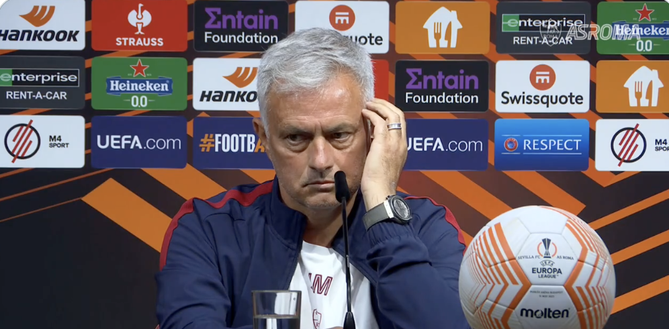 Roma, a Budapest Friedkin incontri i tifosi: domande sul futuro di Mourinho- immagine 2