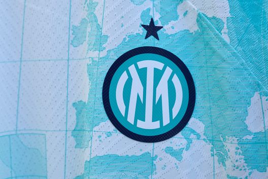 Maglia Inter senza sponsor, euro-derby si avvicina: le tre ipotesi sul tavolo- immagine 2