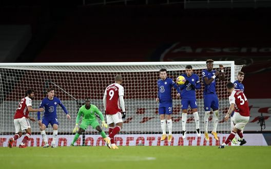 LONDON, ENGLAND - DECEMBER 26: Granit Xhaka of Arsenal scores from a free kick for his team's second goal during the Premier League match between Arsenal and Chelsea at Emirates Stadium on December 26, 2020 in London, England. The match will be played without fans, behind closed doors as a Covid-19 precaution. (Photo by Andrew Boyers - Pool/Getty Images) LONDON, ENGLAND - DECEMBER 26: Granit Xhaka of Arsenal scores from a free kick for his team's second goal during the Premier League match between Arsenal and Chelsea at Emirates Stadium on December 26, 2020 in London, England. The match will be played without fans, behind closed doors as a Covid-19 precaution. (Photo by Andrew Boyers - Pool/Getty Images)
