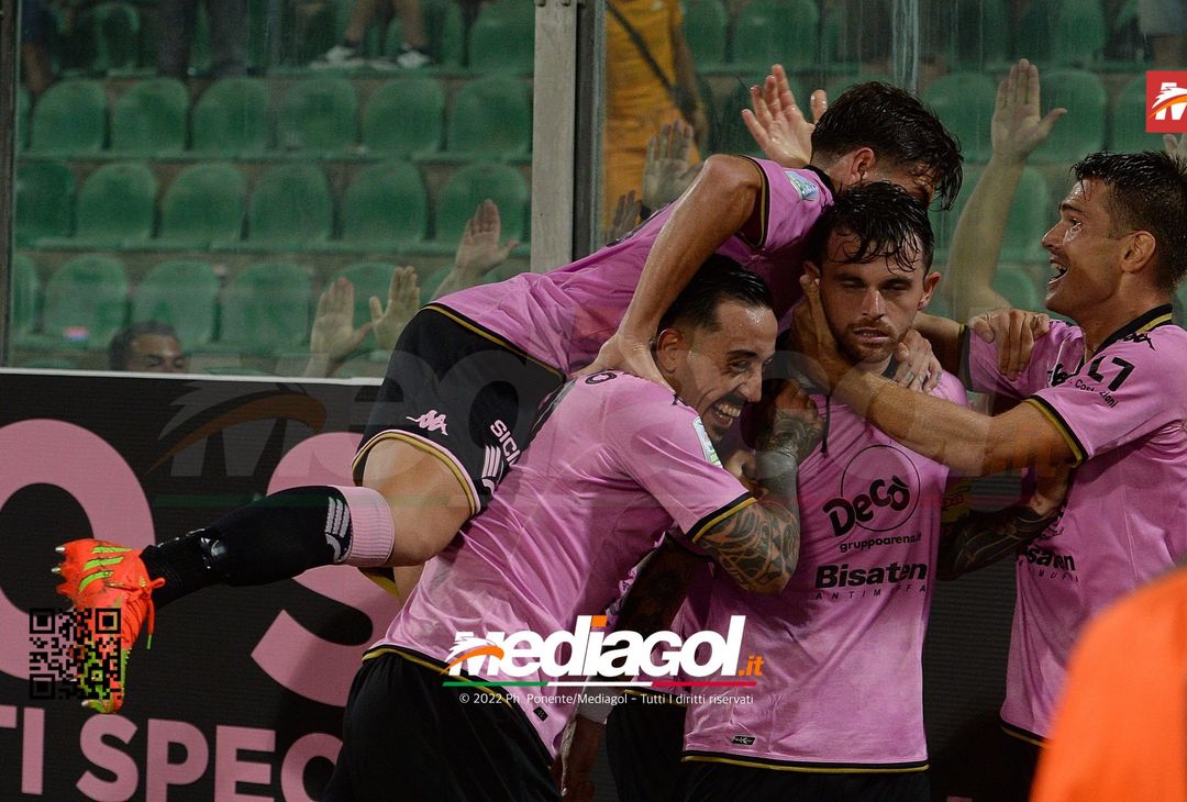 FOTO Palermo-Genoa 1-0: la gallery del big match della 5ª giornata di Serie B 2022-23 - immagine 42