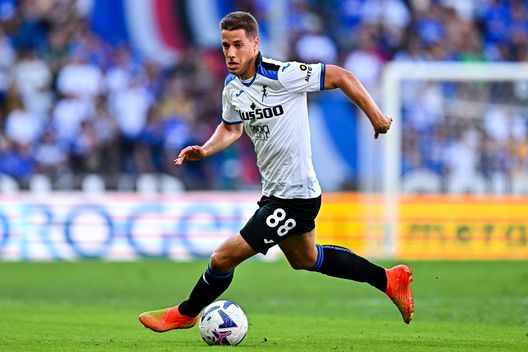 GENOA, ITALY - AUGUST 13: Mario Pasalic of Atalanta is seen in action during the Serie A match between UC Sampdoria and Atalanta BC at Stadio Luigi Ferraris on August 13, 2022 in Genoa, Italy. (Photo by Simone Arveda/Getty Images) Consigli Fantacalcio, 5 centrocampisti per la 5a giornata: Calhanoglu da ex, occhio a Pasalic e Vlasic- immagine 2
