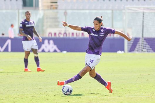 GERMOGLI PH: 3 SETTEMBRE 2022 FIRENZE STADIO ARTEMIO FRANCHI CAMPIONATO SERIE A 2022 - 2023 FIORENTINA VS JUVENTUS NELLA FOTO MALEH Pochi margini per Dominguez, in mezzo salutano in tre?- immagine 2