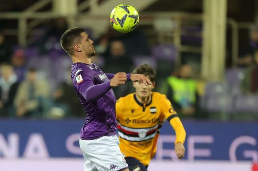 FLORENCE, ITALY - JANUARY 12: Luka Jovic of ACF Fiorentina in action during the Coppa Italia match between ACF Fiorentina and UC Sampdoria at Stadio Artemio Franchi on January 12, 2023 in Florence, Italy. (Photo by Gabriele Maltinti/Getty Images) Dalla Serbia: possibile divorzio Jovic-Fiorentina in tempi brevi- immagine 2