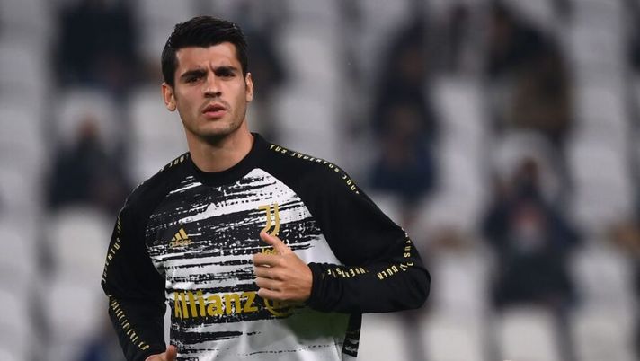 Juventus' Spanish forward Alvaro Morata warms up before the Italian Serie A football match Juventus vs Verona at the Allianz Stadium in Turin, on October 25, 2020. (Photo by MARCO BERTORELLO / AFP) (Photo by MARCO BERTORELLO/AFP via Getty Images) Presidente Atletico: “Morata è ancora nostro, se lo vuole la Juve lo dovrà pagare” - immagine 1
