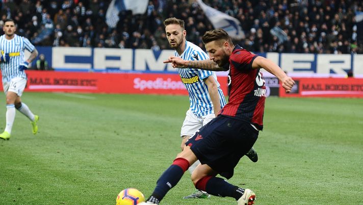 FERRARA, ITALY - JANUARY 20: Mitchell Dijks of Bologna FC in action  during the Serie A match between SPAL and Bologna FC at Stadio Paolo Mazza on January 20, 2019 in Ferrara, Italy.  (Photo by Mario Carlini / Iguana Press/Getty Images) 