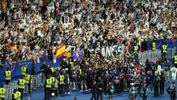 Stade de France, il tifoso scavalca e vola leggero verso la Finale: senza grandi ostacoli…