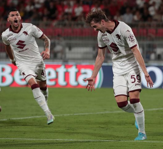 MONZA, ITALY - AUGUST 13: Aleksej Miranchuk of Torino FC celebrates after scoring the opening goal during the Serie A match between AC Monza and Torino FC at Stadio Brianteo on August 13, 2022 in Monza, Italy. (Photo by Emilio Andreoli/Getty Images) Monza-Torino 1-2, le statistiche: solidità e concretezza per i granata- immagine 2