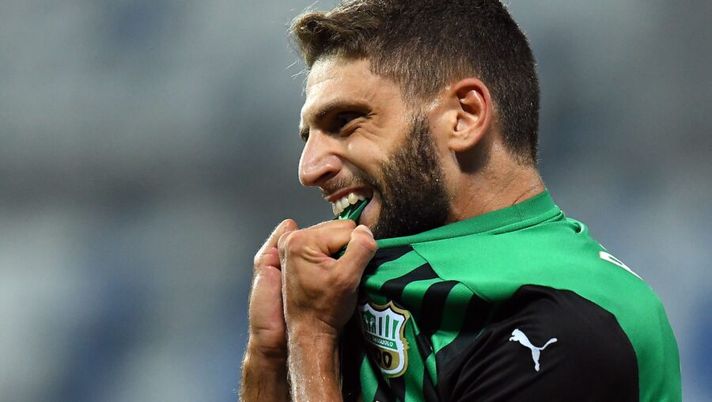 REGGIO NELL'EMILIA, ITALY - SEPTEMBER 20: Domenico Berardi of US Sassuolo shows his dejection during the Serie A match between US Sassuolo and Cagliari Calcio at Mapei Stadium - Città del Tricolore on September 20, 2020 in Reggio nell'Emilia, Italy. (Photo by Alessandro Sabattini/Getty Images) Toljan non al top, staffette pronte per Berardi e Caputo: chi gioca e chi rischia nel Sassuolo - immagine 1