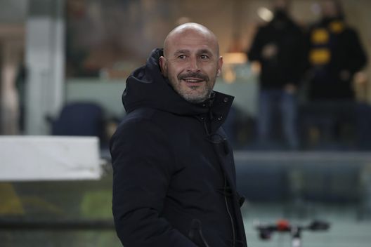 VERONA, ITALY - DECEMBER 22: Vincenzo Italiano Head coach of ACF Fiorentina looks on during the Serie A match between Hellas Verona and ACF Fiorentina at Stadio Marcantonio Bentegodi on December 22, 2021 in Verona, Italy. (Photo by Giuseppe Cottini/Getty Images) VERONA, ITALY - DECEMBER 22: Vincenzo Italiano Head coach of ACF Fiorentina looks on during the Serie A match between Hellas Verona and ACF Fiorentina at Stadio Marcantonio Bentegodi on December 22, 2021 in Verona, Italy. (Photo by Giuseppe Cottini/Getty Images)