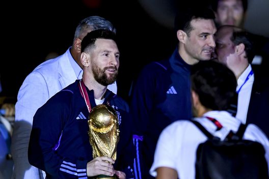 Getty Images Messi, scatto con tutta la famiglia per Capodanno: la dedica speciale per il 2022- immagine 2