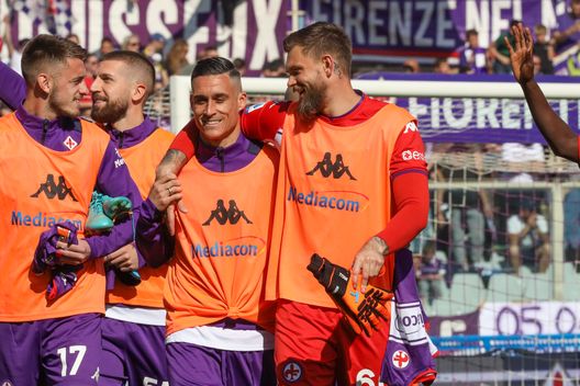 GERMOGLI PH: 16 APRILE 2022 FIRENZE STADIO ARTEMIO FRANCHI SERIE A FIORENTINA VS VENEZIA NELLA FOTO CALLEJON DRAGOWSKI GERMOGLI PH: 16 APRILE 2022 FIRENZE STADIO ARTEMIO FRANCHI SERIE A FIORENTINA VS VENEZIA NELLA FOTO CALLEJON DRAGOWSKI