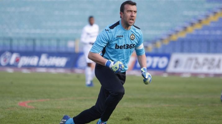 A 46 anni diventa il giocatore più vecchio di tutta Europa…e non ha intenzione di smettere A 46 anni diventa il giocatore più vecchio di tutta Europa…e non ha intenzione di smettere - immagine 1