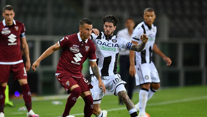 TURIN, ITALY - JUNE 23: Alejandro Berenguer (L) of Torino FC is challenged by Rodrigo Javier De Paul of Udinese Calcio during the Serie A match between Torino FC and Udinese Calcio at Stadio Olimpico di Torino on June 23, 2020 in Turin, Italy. (Photo by Valerio Pennicino/Getty Images) TURIN, ITALY - JUNE 23: Alejandro Berenguer (L) of Torino FC is challenged by Rodrigo Javier De Paul of Udinese Calcio during the Serie A match between Torino FC and Udinese Calcio at Stadio Olimpico di Torino on June 23, 2020 in Turin, Italy. (Photo by Valerio Pennicino/Getty Images)