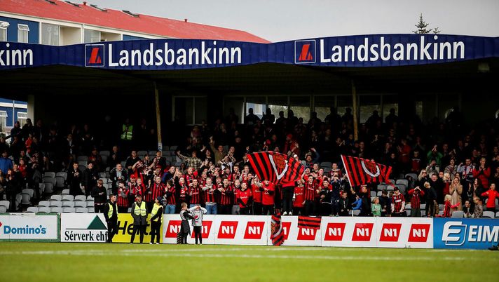 A Reykjavik il derby del ghiaccio: i “vichinghi” annientano i “salmoni” A Reykjavik il derby del ghiaccio: i “vichinghi” annientano i “salmoni” - immagine 1