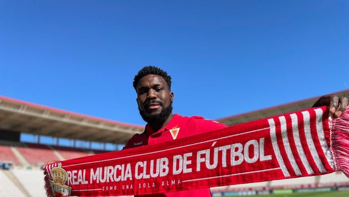 Derby di mercato vinto dal Real Murcia: Drenthe lascia il Racing Murcia… Derby di mercato vinto dal Real Murcia: Drenthe lascia il Racing Murcia… - immagine 1