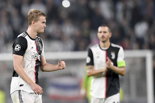 TURIN, ITALY - OCTOBER 22: Matthijs De Ligt of Juventus celebrates the victory after the UEFA Champions League group D match between Juventus and Lokomotiv Moskva at Juventus Arena on October 22, 2019 in Turin, Italy. (Photo by Daniele Badolato - Juventus FC/Juventus FC via Getty Images) TURIN, ITALY - OCTOBER 22: Matthijs De Ligt of Juventus celebrates the victory after the UEFA Champions League group D match between Juventus and Lokomotiv Moskva at Juventus Arena on October 22, 2019 in Turin, Italy. (Photo by Daniele Badolato - Juventus FC/Juventus FC via Getty Images)