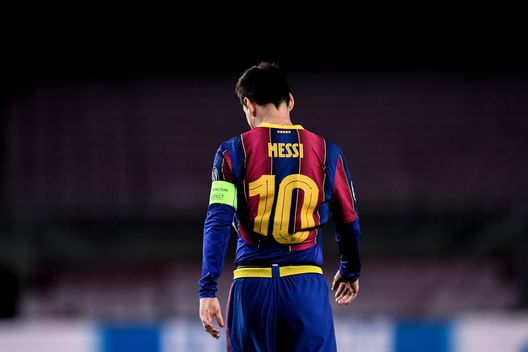 BARCELONA, SPAIN - DECEMBER 08: Lionel Messi of FC Barcelona shows his dejection during the UEFA Champions League Group G stage match between FC Barcelona and Juventus at Camp Nou on December 08, 2020 in Barcelona, Spain. Sporting stadiums around Spain remain under strict restrictions due to the Coronavirus Pandemic as Government social distancing laws prohibit fans inside venues resulting in games being played behind closed doors. (Photo by David Ramos/Getty Images) BARCELONA, SPAIN - DECEMBER 08: Lionel Messi of FC Barcelona shows his dejection during the UEFA Champions League Group G stage match between FC Barcelona and Juventus at Camp Nou on December 08, 2020 in Barcelona, Spain. Sporting stadiums around Spain remain under strict restrictions due to the Coronavirus Pandemic as Government social distancing laws prohibit fans inside venues resulting in games being played behind closed doors. (Photo by David Ramos/Getty Images)
