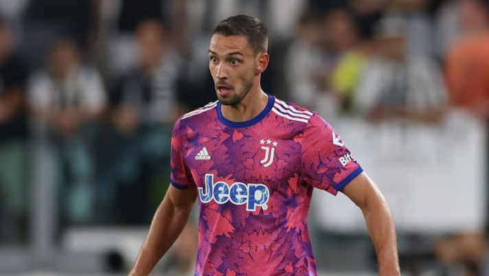 TURIN, ITALY - SEPTEMBER 11: Mattia De Sciglio of Juventus during the Serie A match between Juventus and Salernitana at Allianz Stadium on September 11, 2022 in Turin, Italy. (Photo by Jonathan Moscrop/Getty Images) Juve, De Sciglio lascia il campo in barella per infortunio: la prima diagnosi - immagine 1